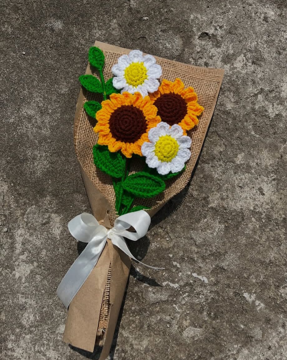 HANMADE CROCHET BOUQUET