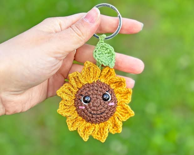 HANDMADE KEY CHAIN BOUQUET