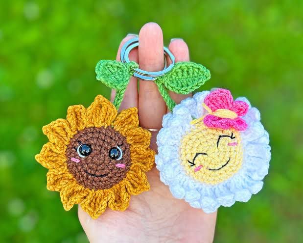 HANDMADE KEY CHAIN BOUQUET